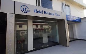 Hotel Horizon Hues